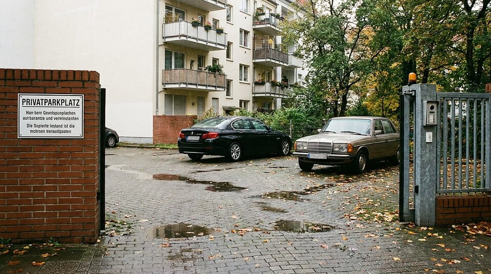 PARKcontrol24 Privatparkplatz oder öffentliche Straße